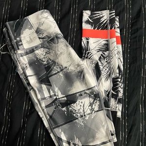 Cool Design! Workout leggings! Brand new!